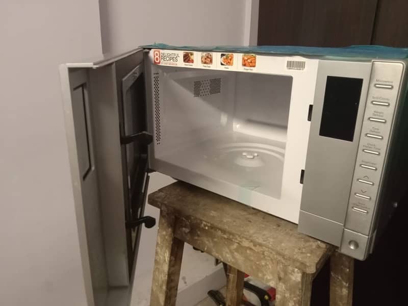 DAWLANCE MICROWAVE OVEN DW-393 GSS 3