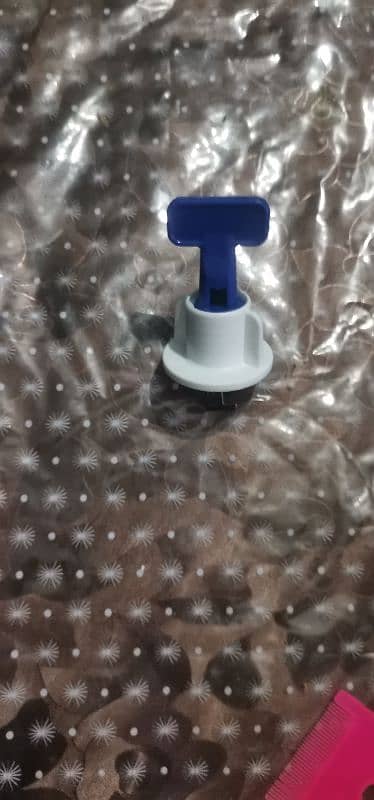 Tile spacer/Tile leveler (Reusable) 1