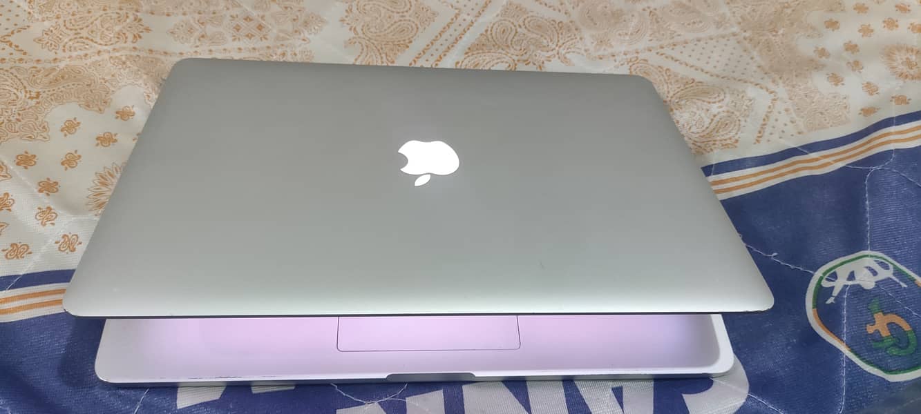 MacBook Pro (Retina, Mid 2012) 15.4-inch 1