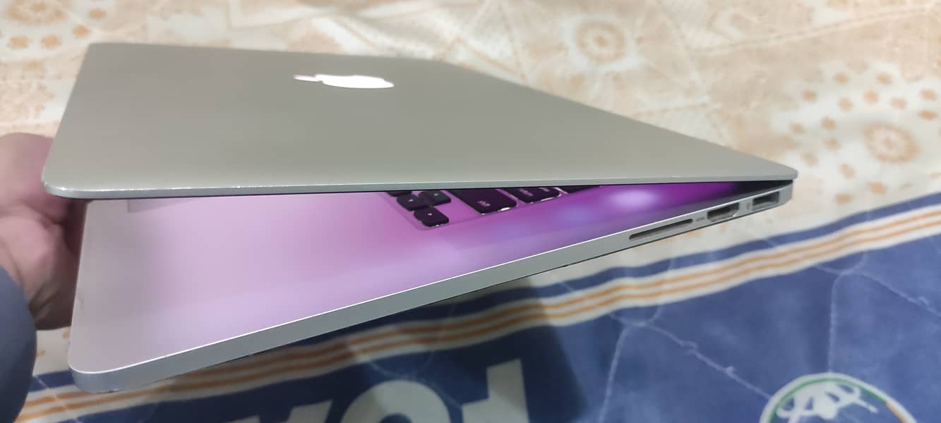 MacBook Pro (Retina, Mid 2012) 15.4-inch 3