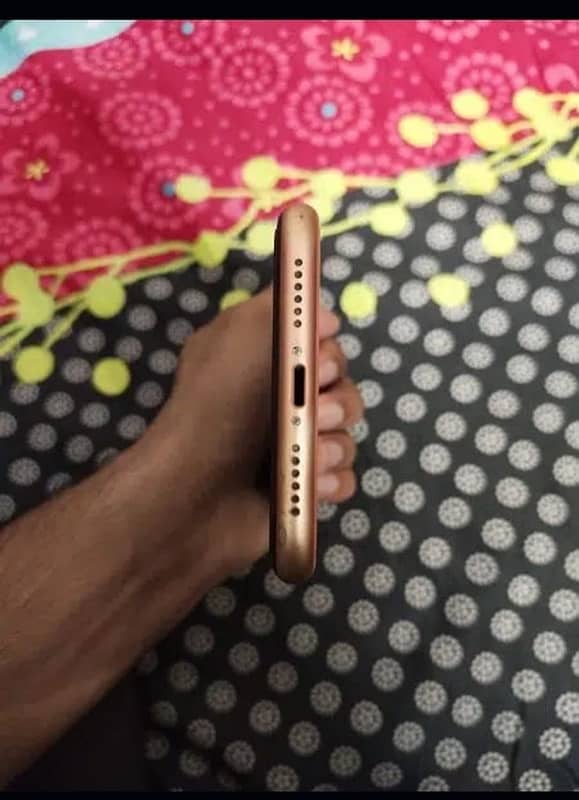 iPhone XR  64  non pta 3