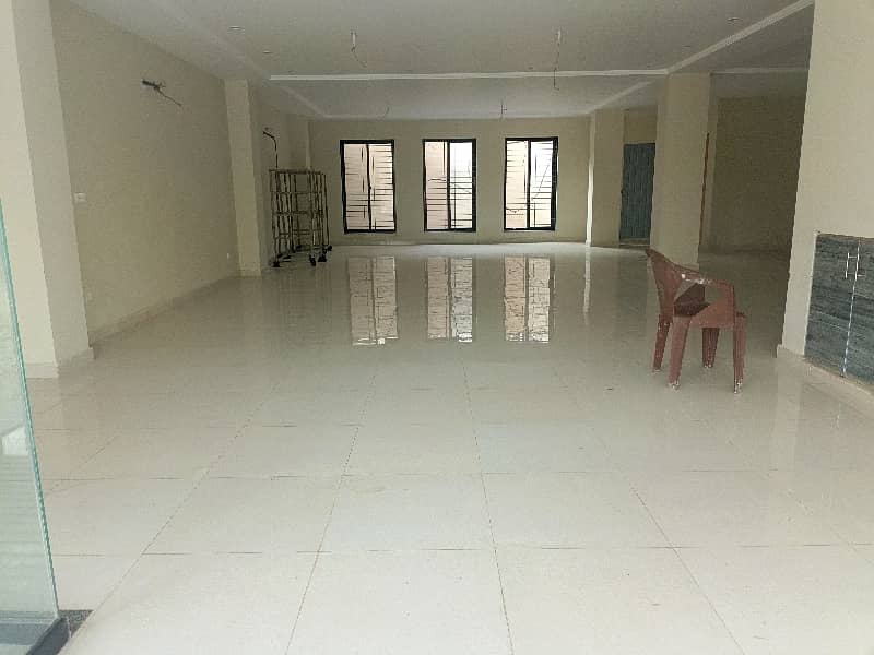 10 Marla Brand New Ground Floor Hall Available For Rent Near Shoukat Khanam Hospital 1