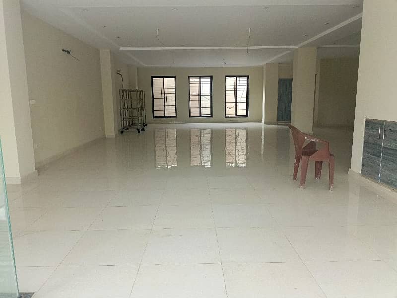 10 Marla Brand New Ground Floor Hall Available For Rent Near Shoukat Khanam Hospital 2