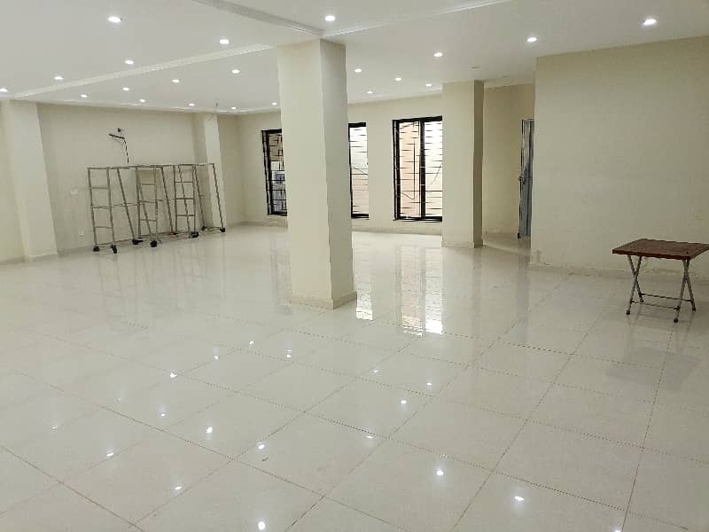 10 Marla Brand New Ground Floor Hall Available For Rent Near Shoukat Khanam Hospital 3