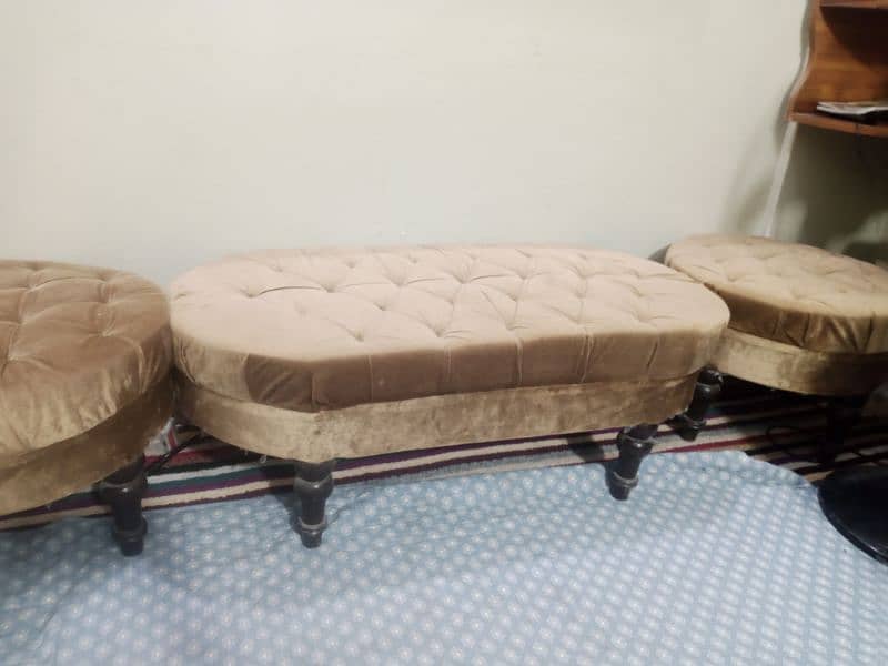 3 seater sofas in new condition 3