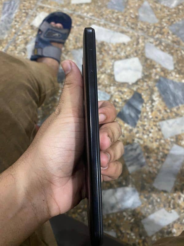 10 by 10 condition final 15000 RS redmi a2 Plus 4