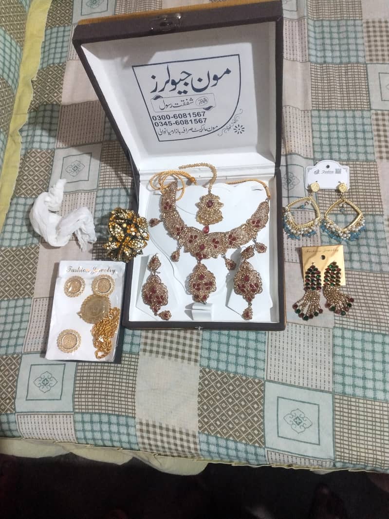 Artificial Jewelry For Sale. 1