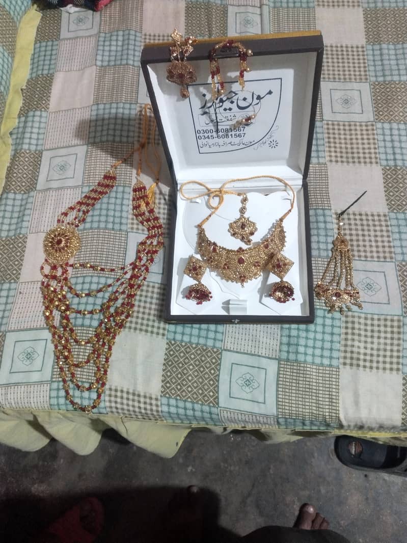 Artificial Jewelry For Sale. 3