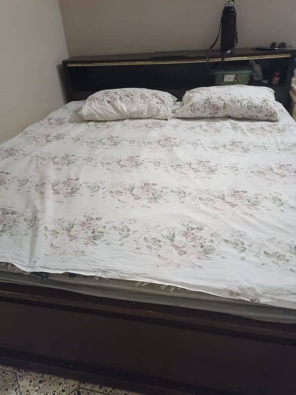 bed and almari for sell 1