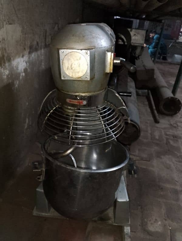 5kg dough mixer 20L bowl only one month used 3