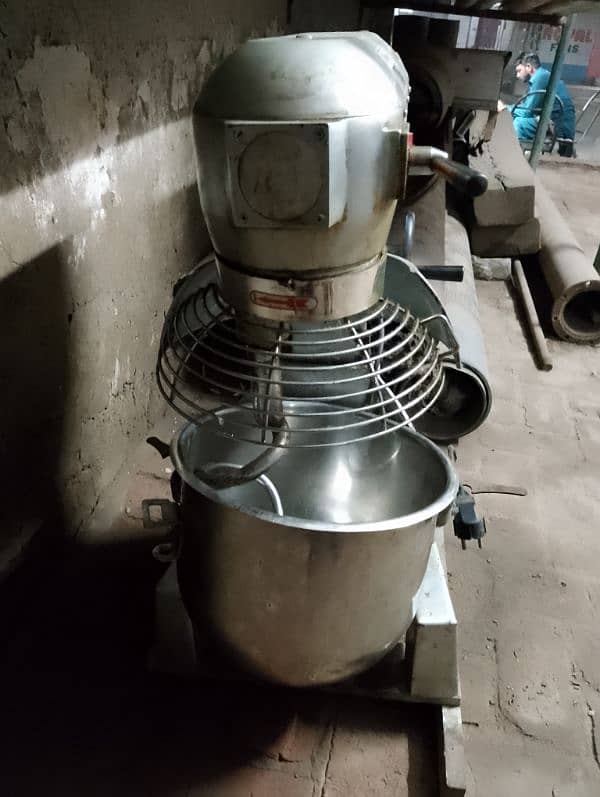 5kg dough mixer 20L bowl only one month used 6