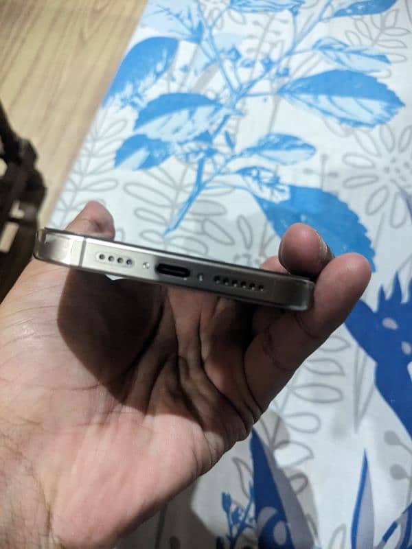 Iphone 15 pro max LLA JV 256 GB 4