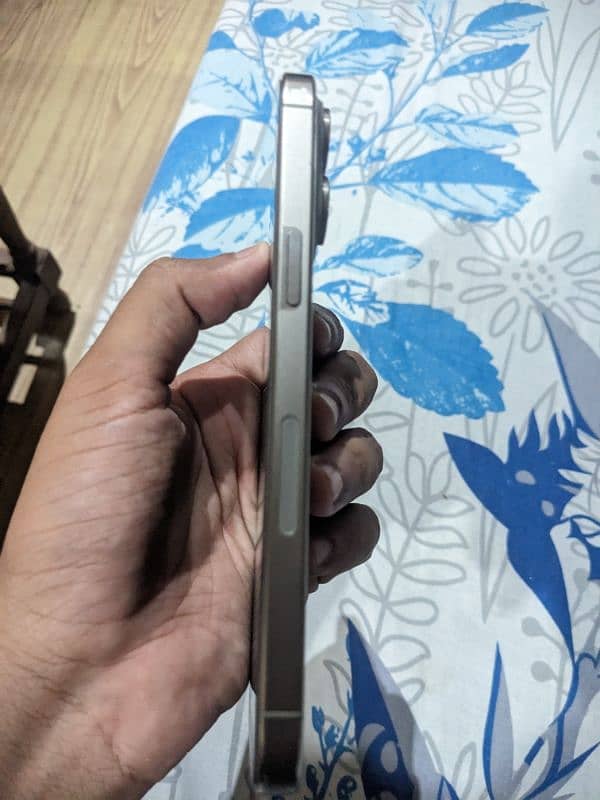 Iphone 15 pro max LLA JV 256 GB 5