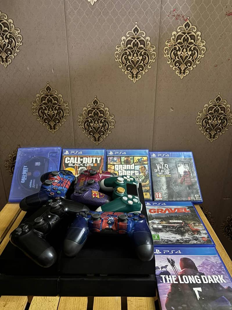 PS4 with *TOP GAMES* and *GREAT CONDITION* 0