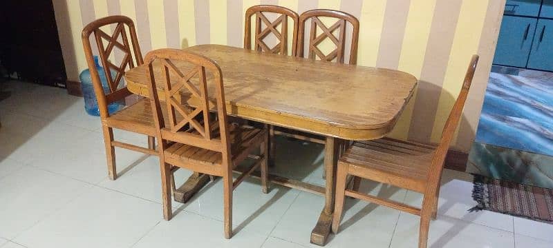 WOOD COLOUR DINING TABLE FOR SALE 3