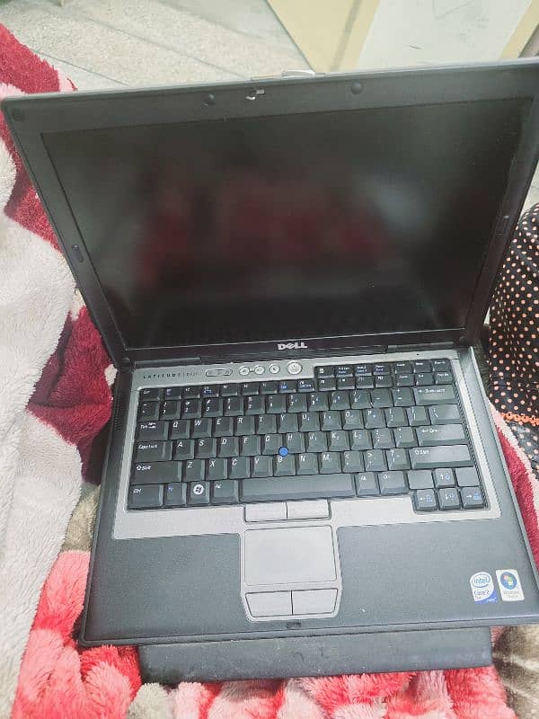 Dell Laptop ha 3GB 10by10cadtion ma ha Ofice usd ha 0