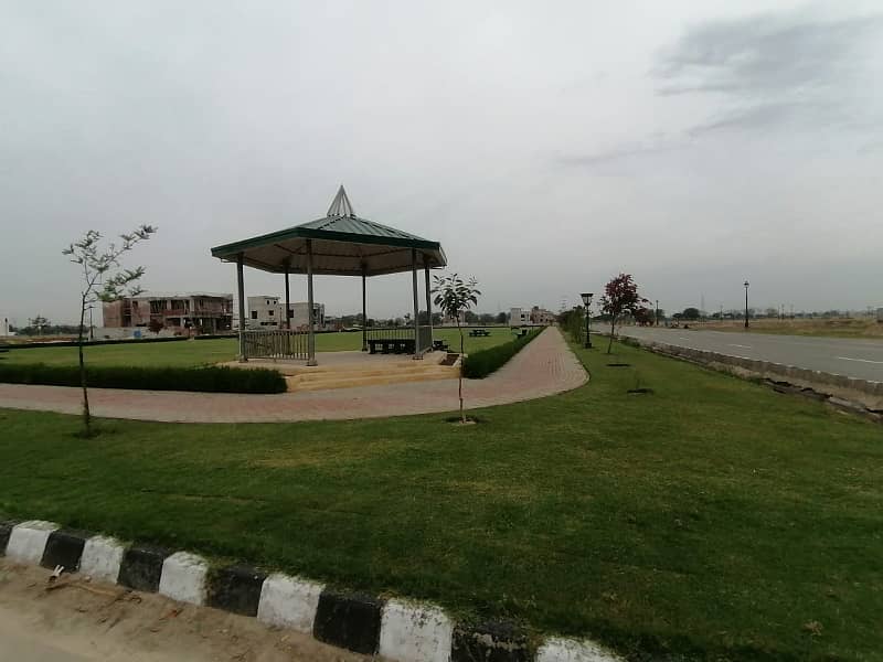 Exclusive Opportunity: 1 Kanal Plot in Golf Estate 2, Lake City Lahore Sector M 4 Finest Neighborhood 2