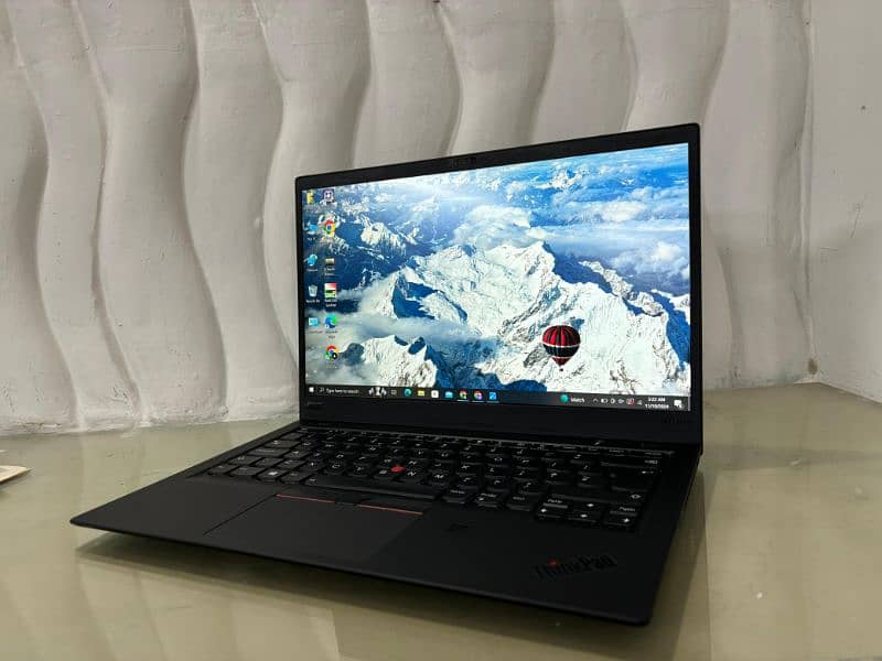 Lenovo x1 carbon i7 8th gen 0