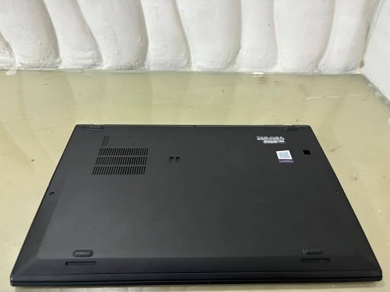 Lenovo x1 carbon i7 8th gen 4