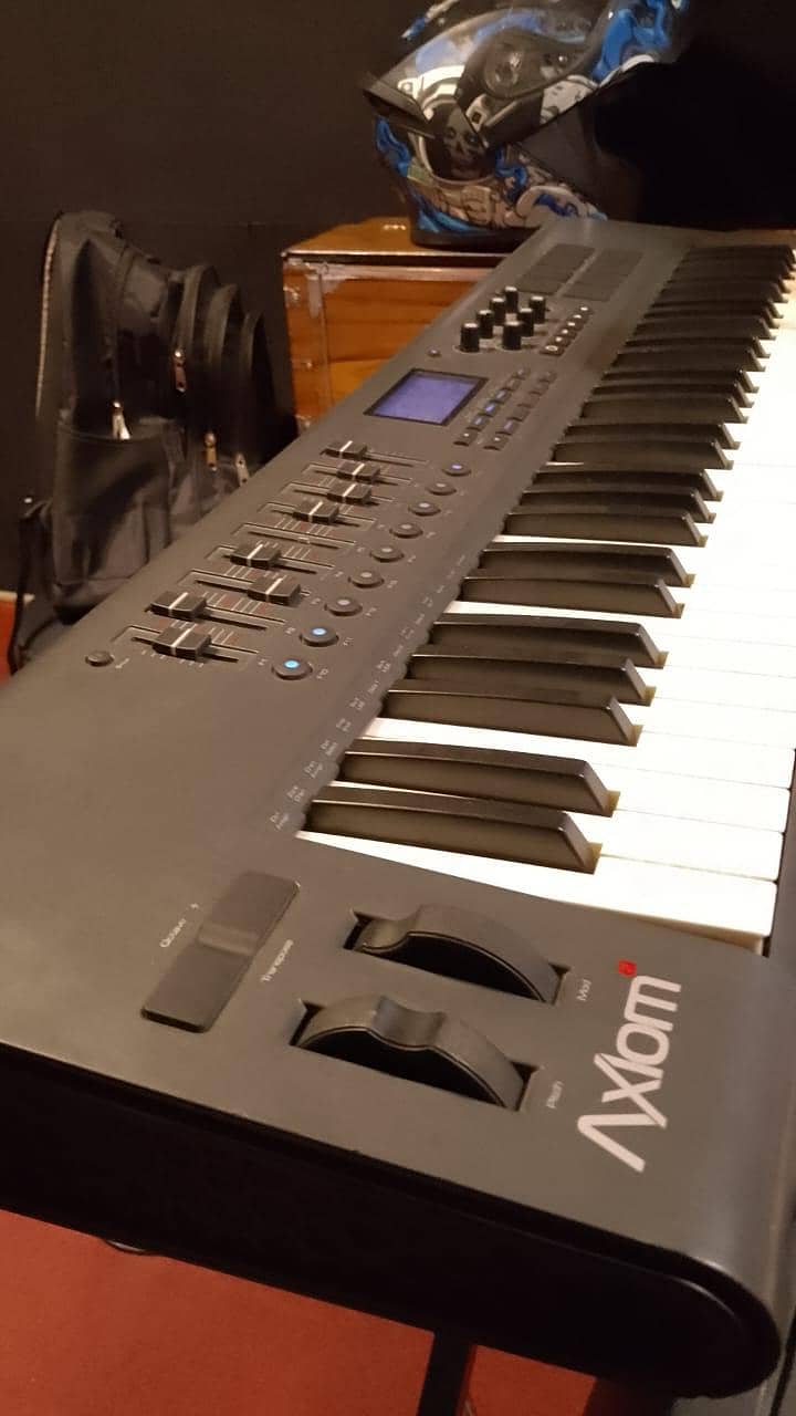 M-Audio Axiom 61 key midi controller Sami weighted keys 2