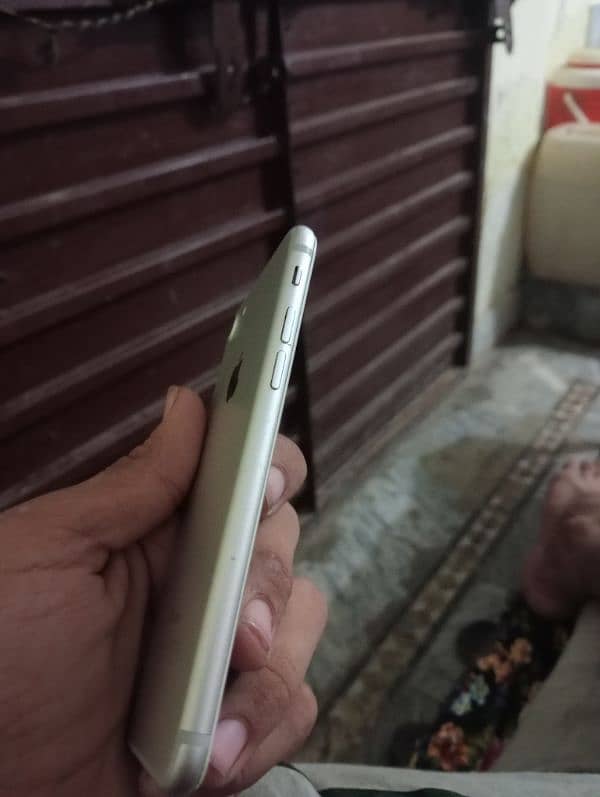 iphone 7 hay  hay price 11000 pta hay 2