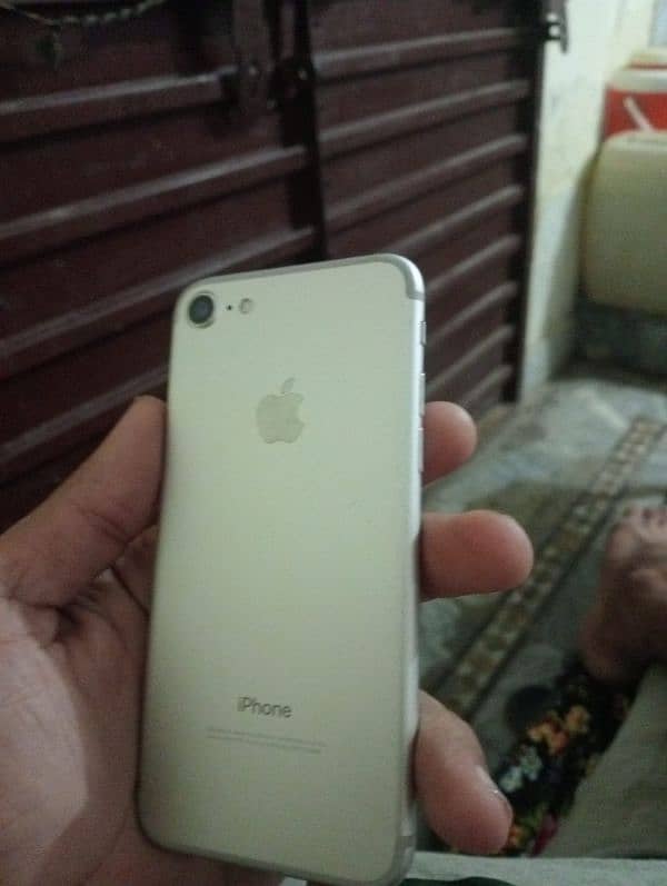 iphone 7 hay  hay price 11000 pta hay 4