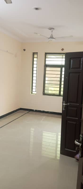 12 marla uper porshen house for rent electricity gass pani 3