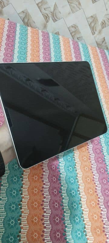 ipad pro m1 chip 128 GB condition 10 by 10 9