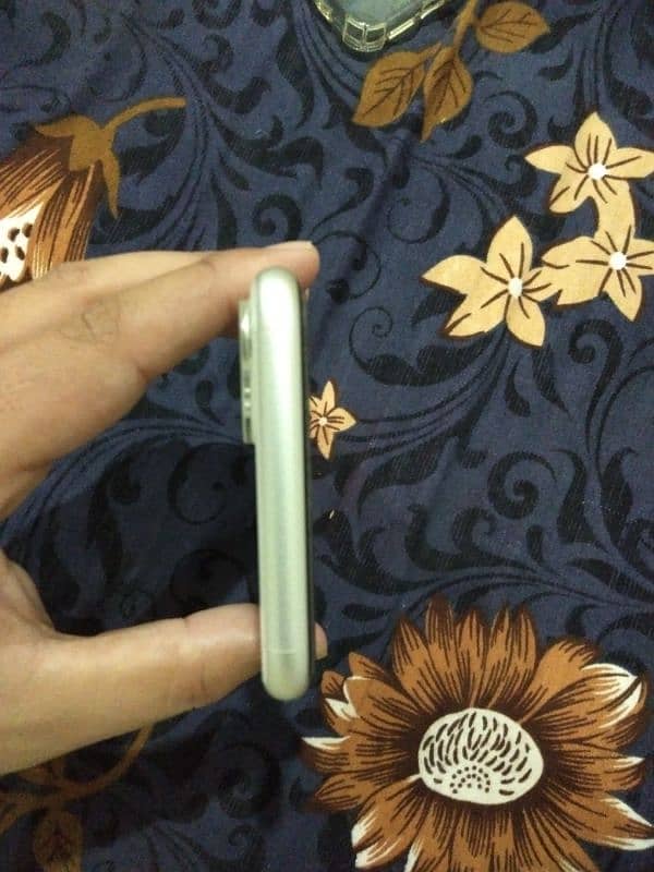 Apple iphone 11 LLA model read add 3