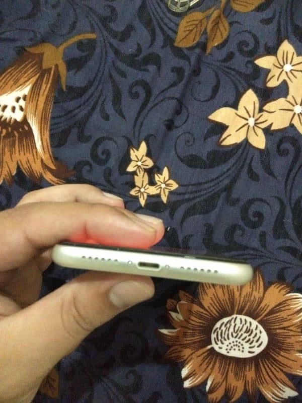 Apple iphone 11 LLA model read add 4