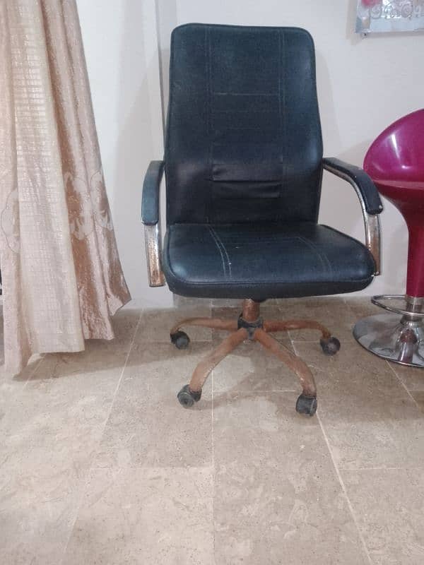 office chair and other saloon furniture 4