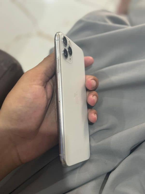 iphone 11 pro max 1