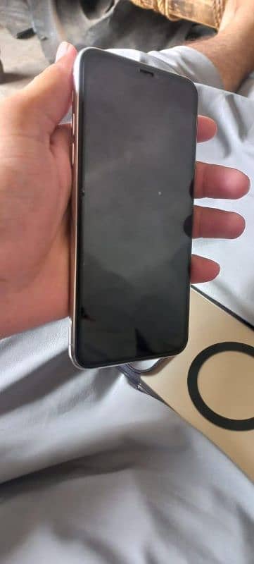 iphone 11 pro max 6