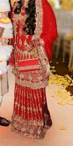 red colre lehnga