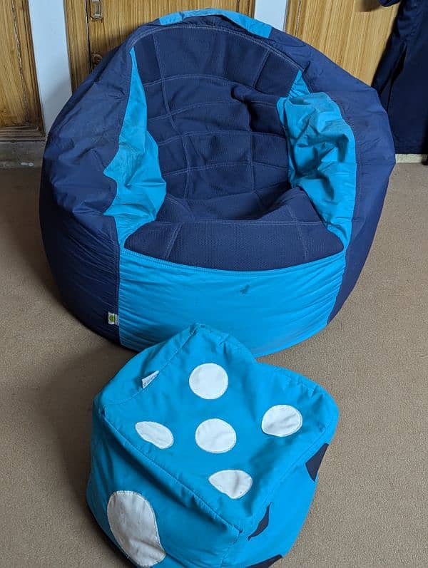 Bean Bag with ottoman 0