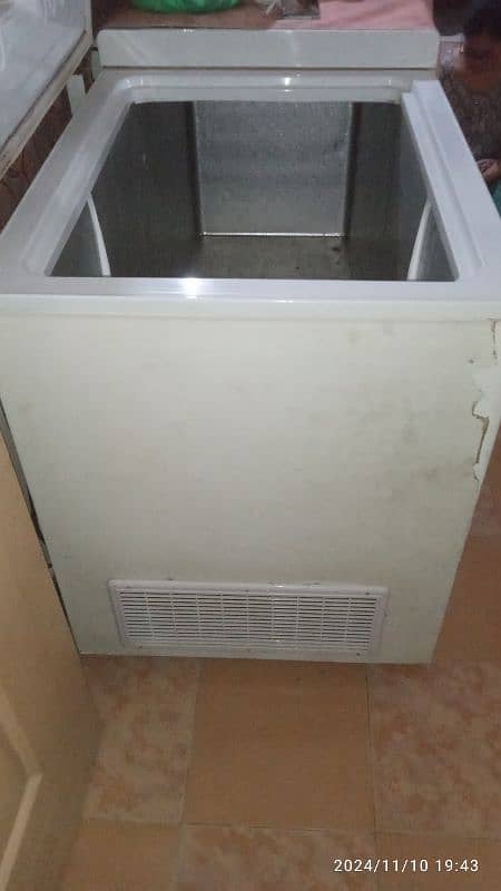 commercial freezer 0