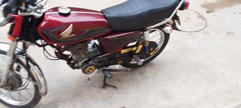 Honda CG-125 Bike 2