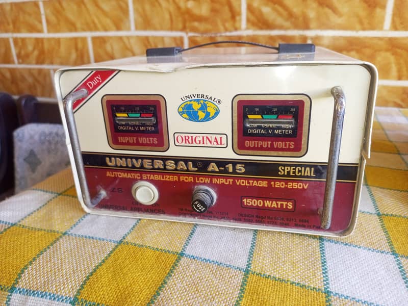 UNIVERSAL STABLIZER 1500watt IN GOOD CONDITION 2