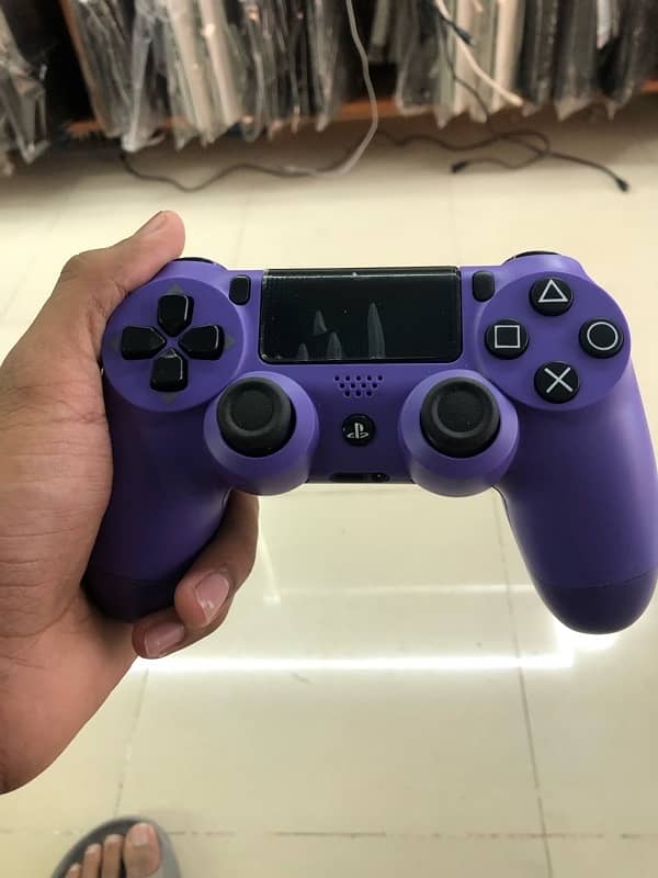 PS4 controller deep purple v2 in mint condition (negotiable) 1