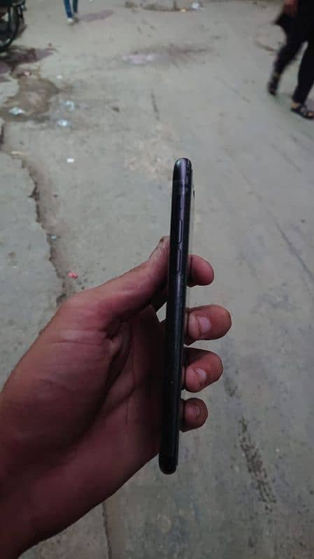 iphone 11 jv Non PTA 4