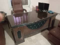 Best office table in good condition