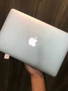 MACBOOK