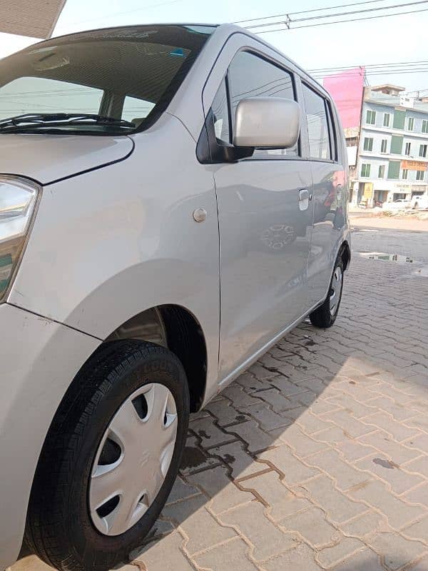 Suzuki Wagon R 2018 12