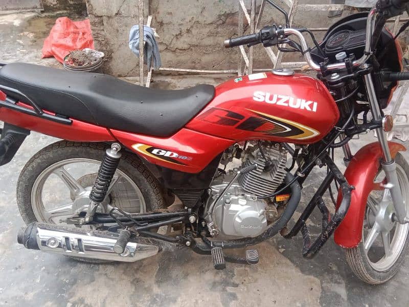 Suzuki bike hai new thori c chalai hai bas 4