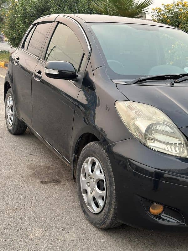 Toyota Vitz F 1.0 Special Edition Push Start 12