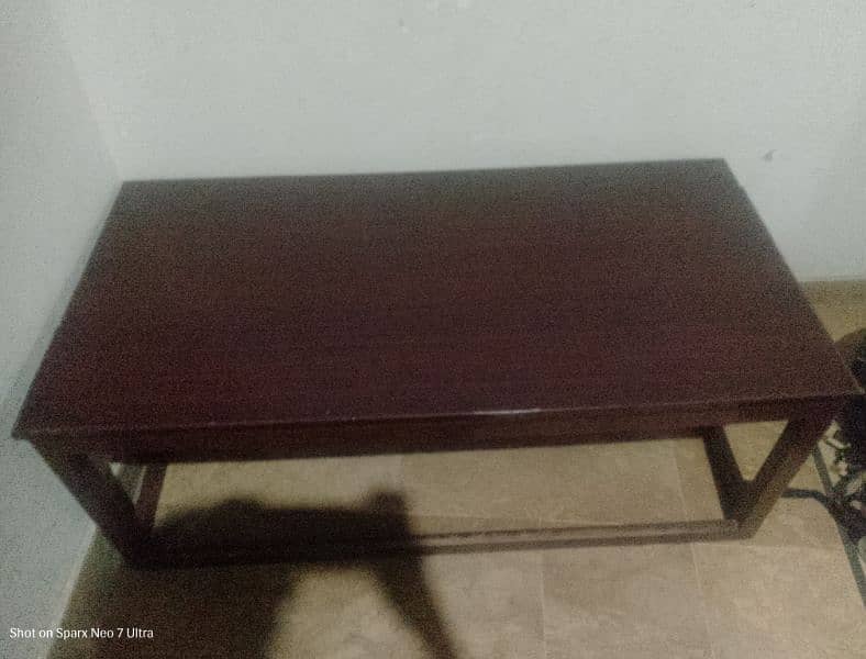 WOODEN TABLE 0
