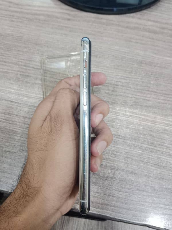 iphone 11 pro 512GB(PTA) 3