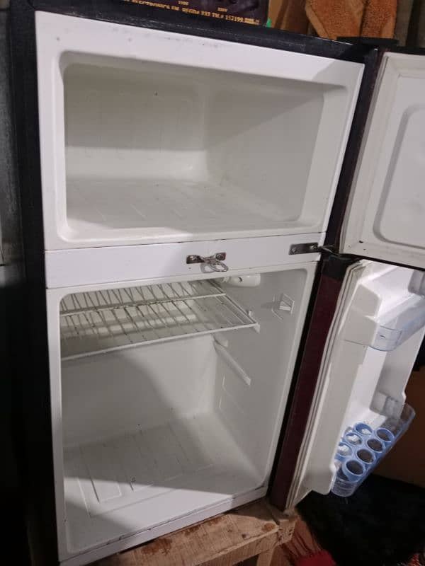 mini fridge 1