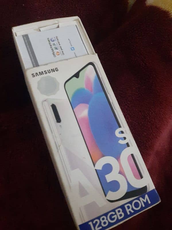 Samsung Galaxy A30s 4