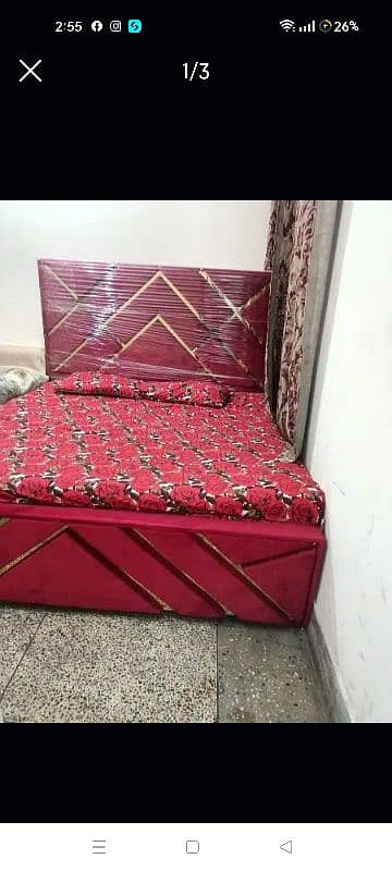 luxury king size bed mahroon 0